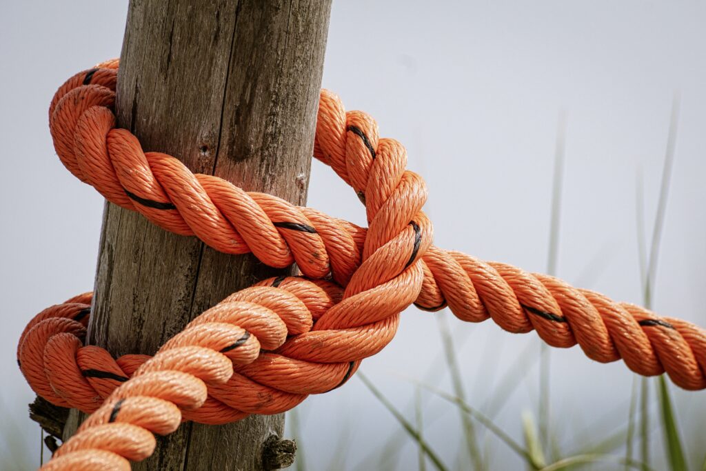 What Types Of Knots Are Essential For Survival Situations?